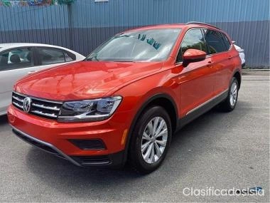 Volkswagen Tiguan 2018; Solo 10k millas. 3 filas; Garantia de Fabrica.
