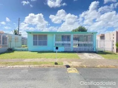 13 St Lagos De Plata Dev, Toa Baja,