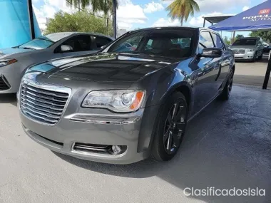 2012 Chrysler 300 4dr Sdn V8 300C RWD