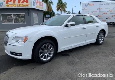 2013 Chrysler 300 4dr Sdn RWD