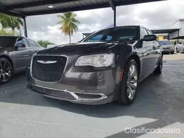 2019 Chrysler 300 Touring L RWD *Ltd Avail*