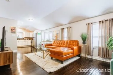 Tres dormitorios y un loft / den, i