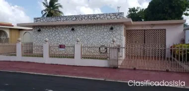 Venta residencia en Villa Carolina