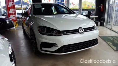 2018 Volkswagen Golf R DCS and Navigation 6M