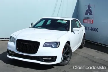 Chrysler 300 2021