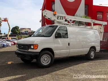Ford E-350 2006