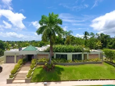 Lujosa Propiedad. 5h y 5B