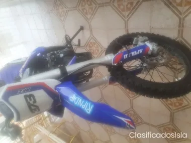 Motora 125cc año 2021