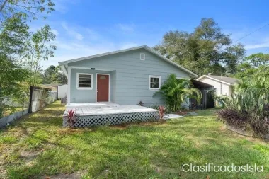 This 3 bed 2 bath home has new gran