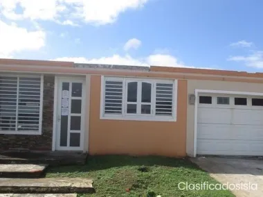 This three bedrooms and one bath pr