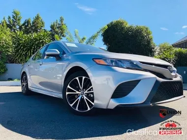 Toyota Camry SE 2020