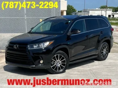 TOYOTA HIGHLANDER SE ! MAJESTUOSA!