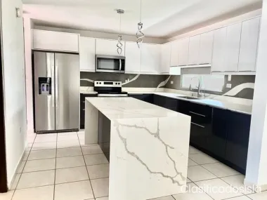 Remodelada!! Urb. Paseo del Sol  OPCIONADA