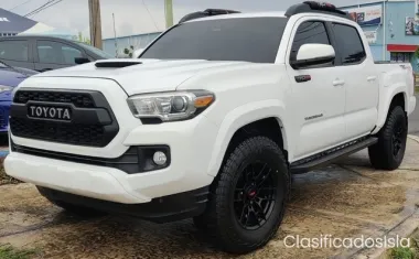 TOYOTA TACOMA TRD SPORT 2017