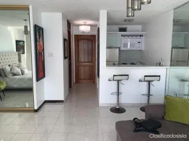 24 hour security & pool area Apt