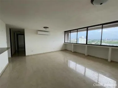Beautiful unfurnished 3 beds/2 baths PH in the exclusive are