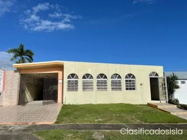 14 Kk Bonneville Calle Naranjito Caguas, PR 00727