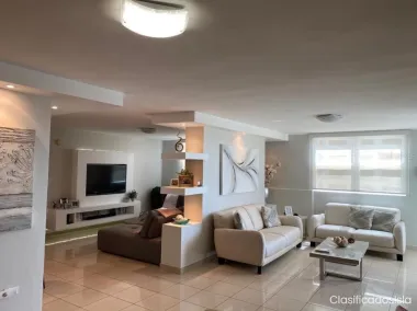 Hermoso apartamento remodelado por $ 900