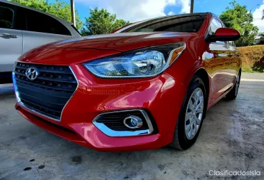 Hyundai Accent SE sedan