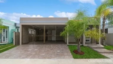 CASA FAMILIAR DE 3 DORMITORIOS Y 2 BAÑOS