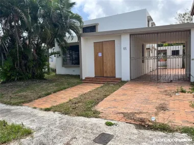 501-802228 Villamar K138 Fls #6, Carolina, PR 00979