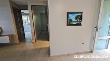 Una cómoda casa de 2 pisos.