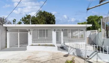 Se alquila hermosa casa familiar.