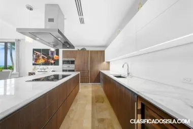 200 Dorado Beach Drive, West Beach