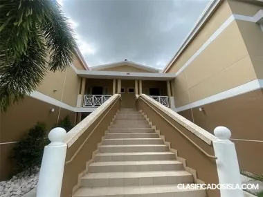 3 amplias habitaciones, 2,5 baños y