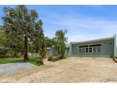 3 Bedroom close to main road