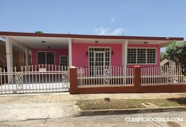 Cerca de la Base Ramey, Hospitales