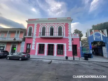 Local frente a La Plaza de Ponce