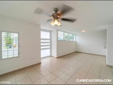 Lovely Home 4/3 cama baño carolina