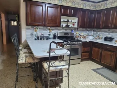 Casa con 2 apartamentos