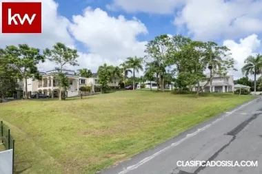 Solar en Urb. Valle Escondido