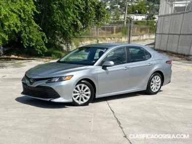 TOYOTA CAMRY LE 2020 ¡ESPECTACULAR!