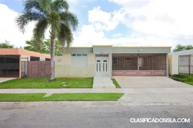 adorable 4BD 3BA condominio