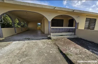 Se alquila hermosa casa familiar.