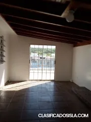 Renta apt 2do nivel inc. Agua/ Luz