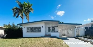 Amplia Residencia en Urb. La Rambla