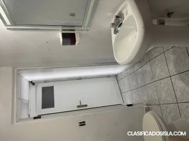 Se Renta Local frente Econo Naguabo