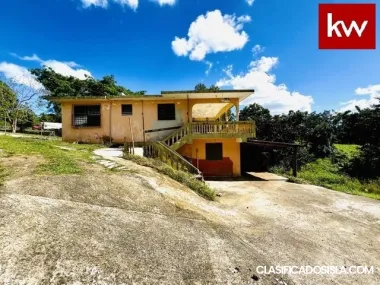 Bo. Espinoza, Casa en Dorado