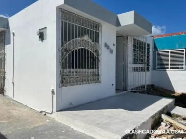 Casa en Urb. Castellana Gardens