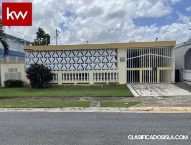 Urb. Levittown, Casa en Toa Baja