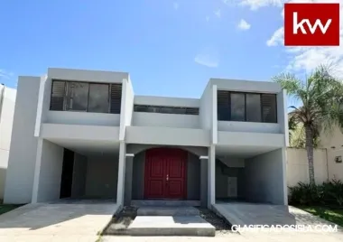 Casa en Urb. Chalets Santa Clara