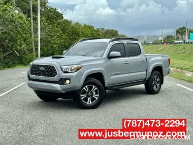 TOYOTA TACOMA TRD SPORT ! LINDA !