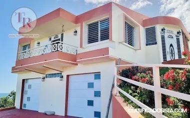 ¡CASA CON VISTA AL MAR y Vieques!