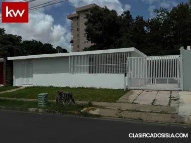 Casa en Urb Jardines Metropolitanos