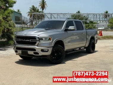 RAM 1500 LARAMIE 4X4 HEMI 5.7 L WOW