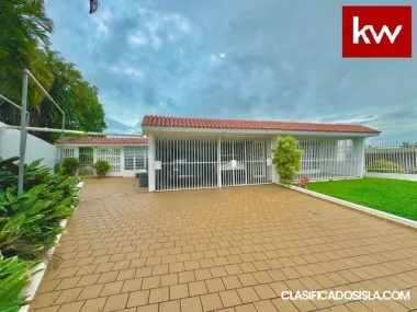 Urb. Monte Carlo, Casa en San Juan